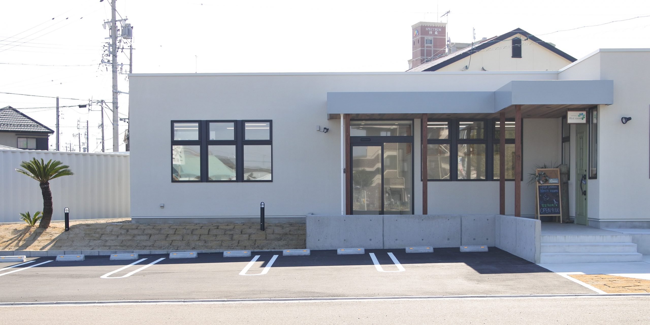 建物外観(正面から)