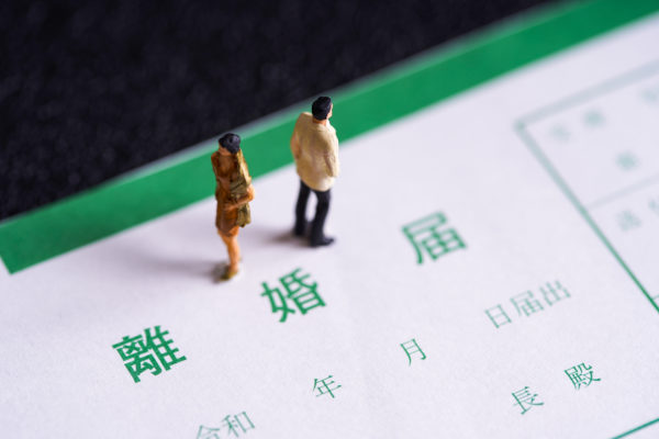夫に離婚を切り出すタイミングと伝え方|失敗しない3つのコツ